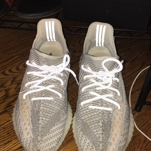 Yeezy Shoes - Statics